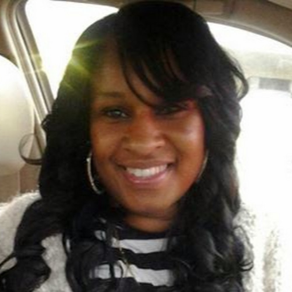 Meet your Posher, Chanel